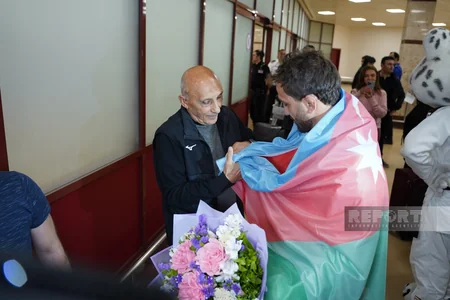 Dünya çempionu Hidayət Heydərov vətənə qayıdıb