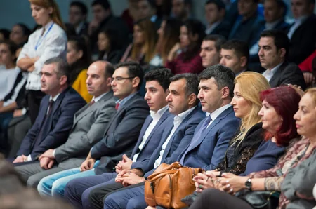 ASAN Könüllüləri Cəfər Cabbarlının “Solğun çiçəklər” əsərini səhnələşdirib - FOTO