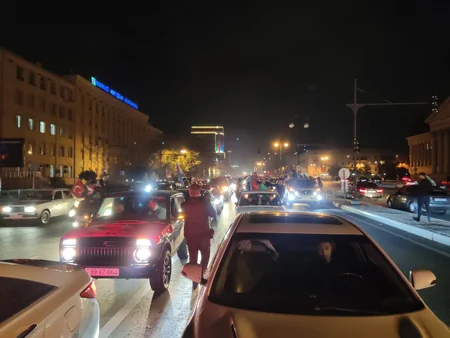 В Баку празднуют победу Азербайджана над Арменией