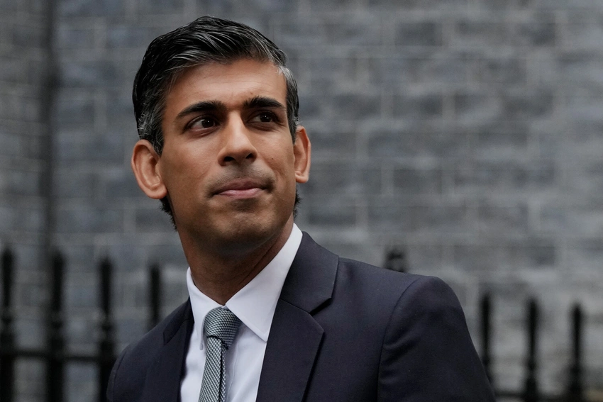 Britaniyada baş nazirin şəxsi telefon nömrəsi internetə sızdırılıb