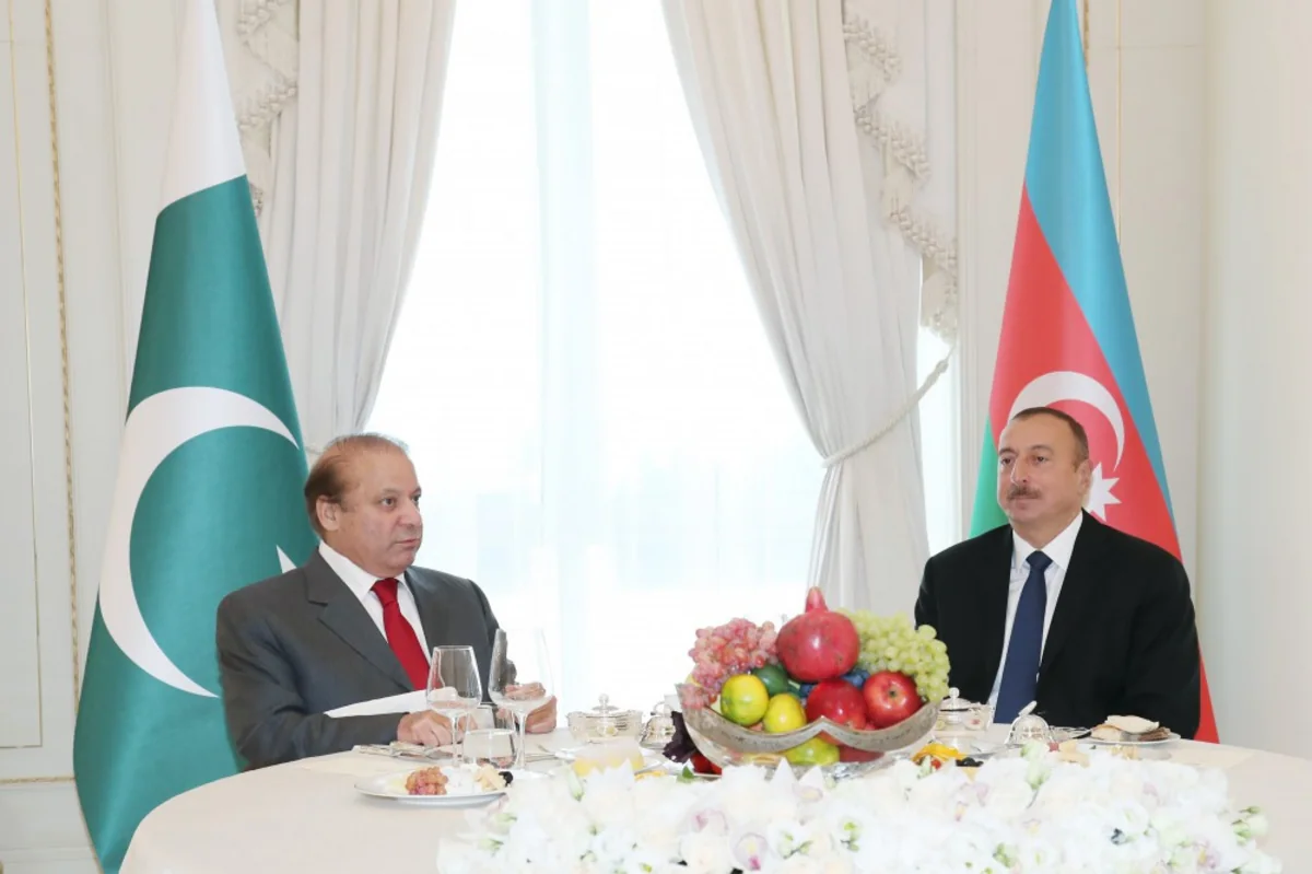 President Ilham Aliyev hosted an official dinner in honor of Pakistani Prime Minister