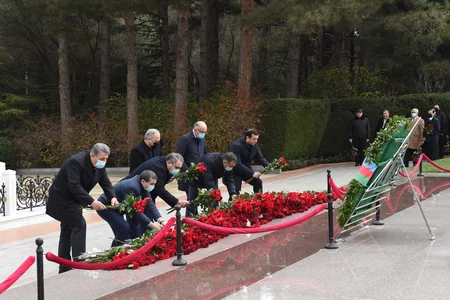 Руководство SOCAR посетило могилу общенационального лидера Гейдара Алиева