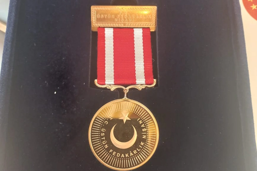 Erdogan awards Azerbaijani ambassador, rescuers