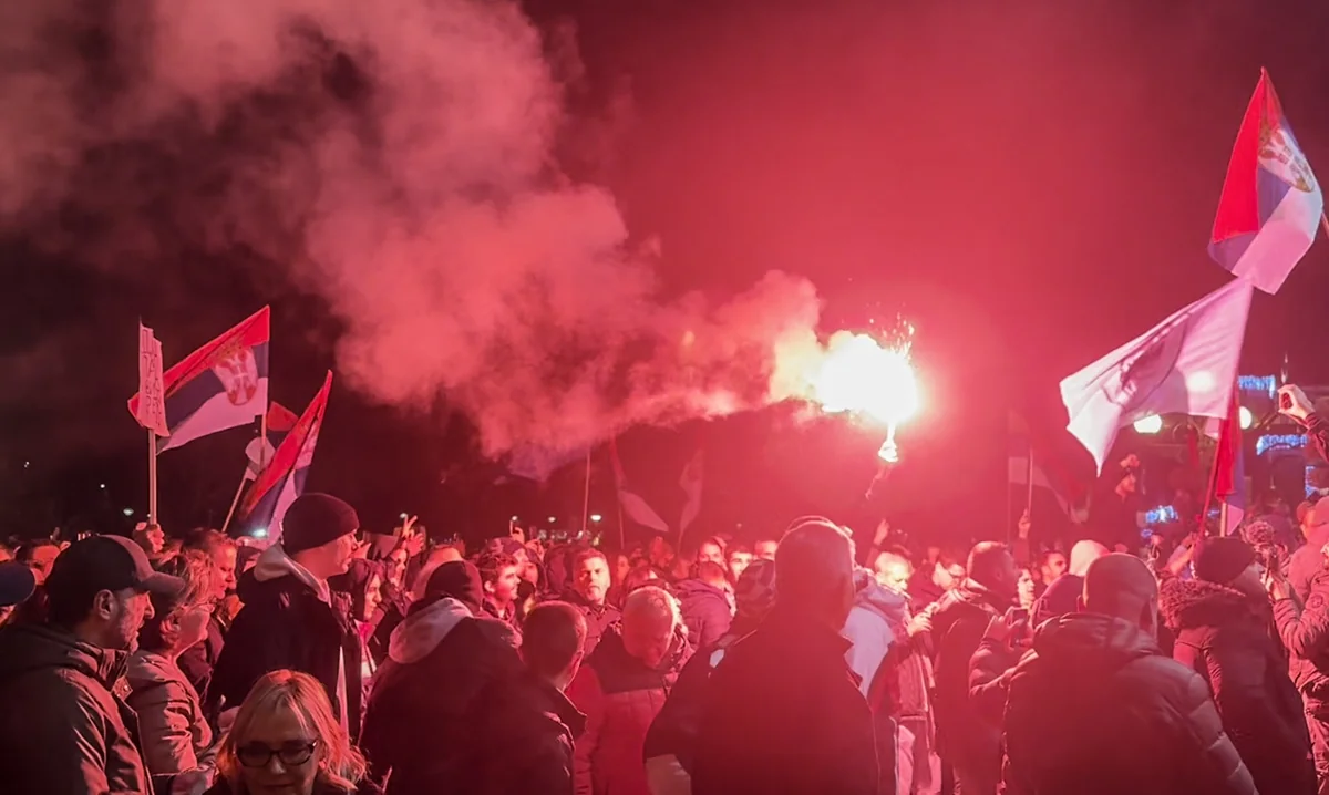 Vuçiç: Serb İnkişaf Partiyasının ofislərinə hücumlar nəticəsində 64 nəfər yaralanıb