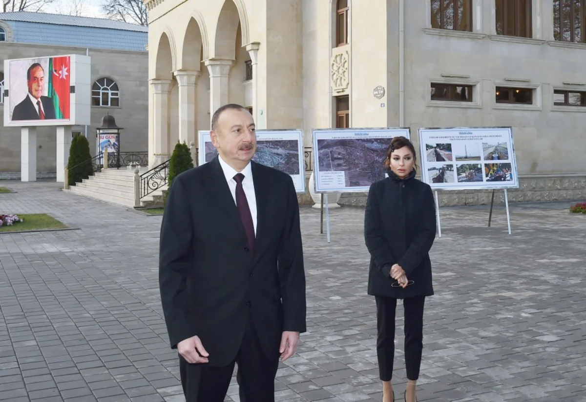Prezident İlham Əliyev: Azərbaycan əsgəri, zabiti göstərdi ki, kim nəyə qadirdir - FOTO