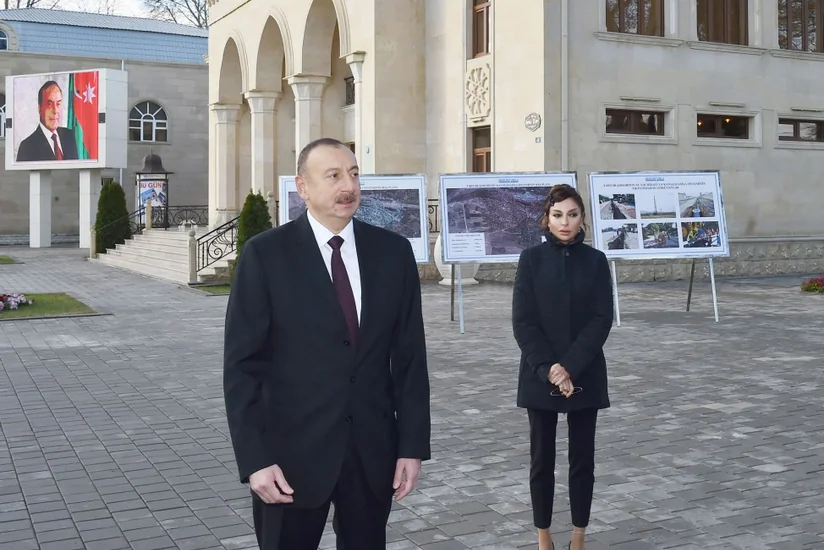 Prezident İlham Əliyev: Azərbaycan əsgəri, zabiti göstərdi ki, kim nəyə qadirdir - FOTO