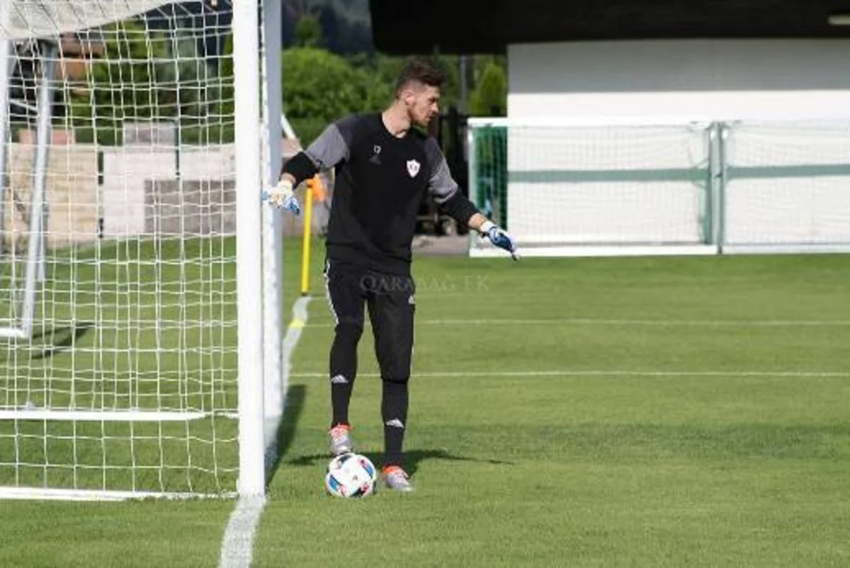 Qarabağın qapıçısı Bosniya və Herseqovina yığmasına dəvət alıb