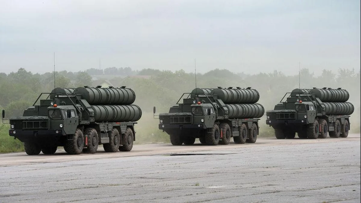 Rusiya S-400 komplekslərini Belarusa gətirib