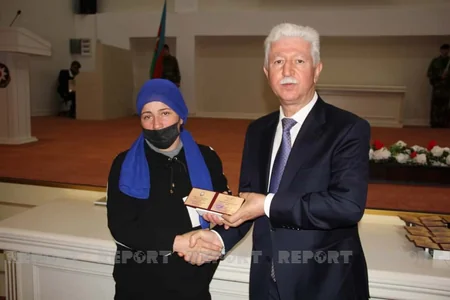 Семьям шехидов и ветеранам Отечественной войны вручены медали
