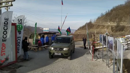 Total of 30 vehicles of peacekeepers move freely through Khankandi-Lachin road