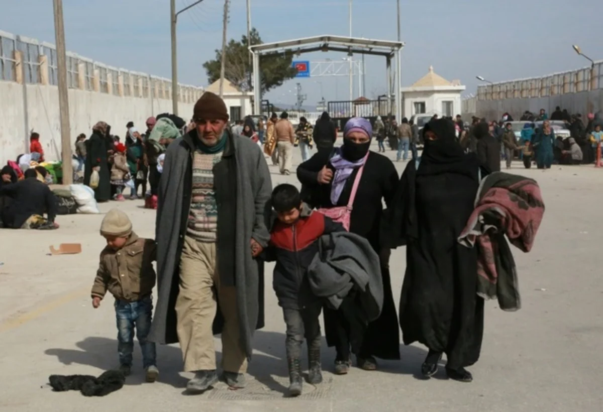 EU says Turkey must keep border open to Syrian refugees