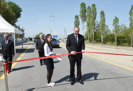 Prezident Xaçmazda avtomobil yolunun açılışında iştirak edib - YENİLƏNİB