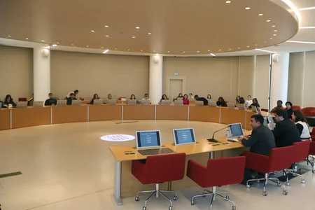 ADA Universitetində Fransa müstəmləkələrindən olan jurnalistlər üçün manipulyasiyalarla mübarizə ilə bağlı təlimlərə başlanılıb
