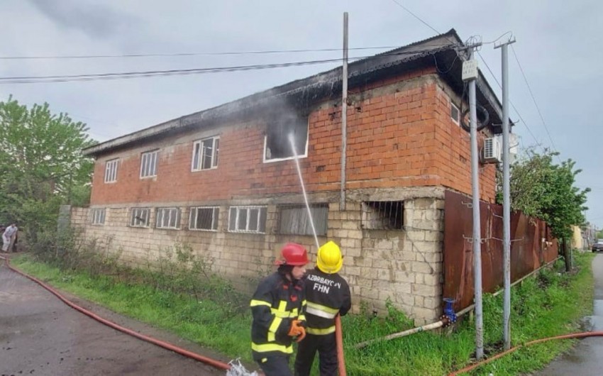 Masallıda ikimərtəbəli evdə yanğın olub
