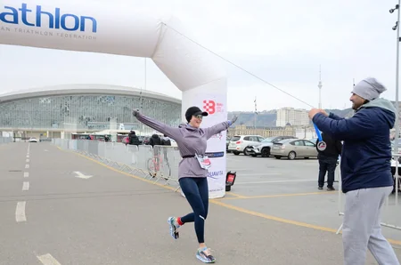 Su İdmanı Sarayında akvatlon yarışı keçirilib