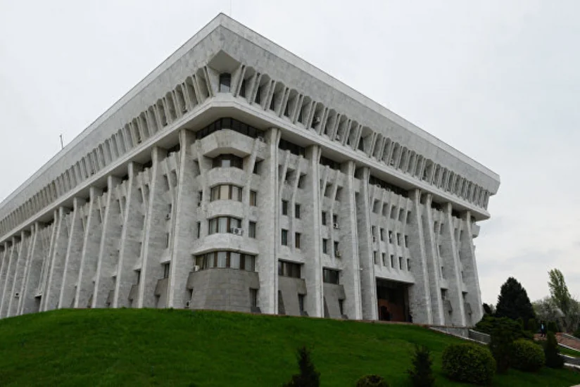 В парламенте Кыргызстана предложили перевести письменность на латиницу