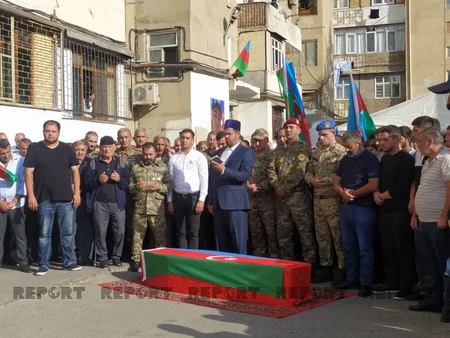 Vəfat etmiş Vətən müharibəsi qazisi torpağa tapşırılıb - YENİLƏNİB