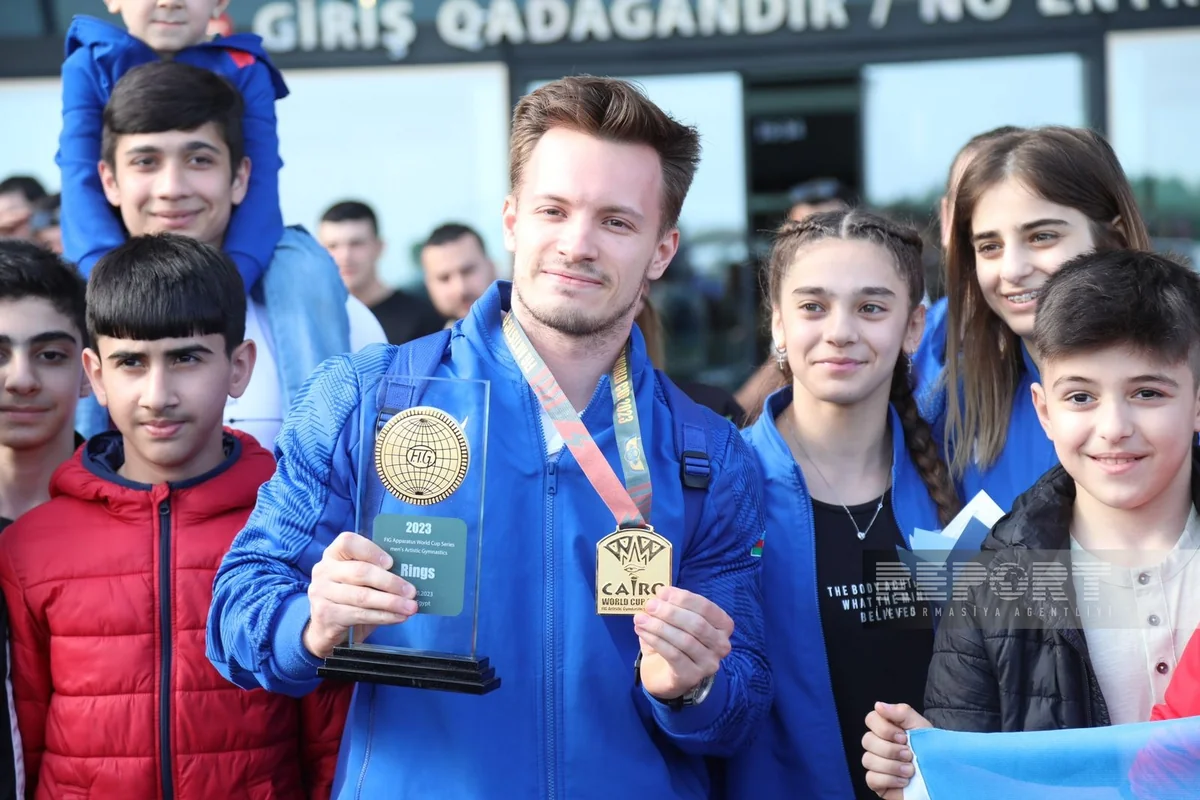 Dünya Kubokunda qızıl medal qazanan Azərbaycan gimnastı Vətənə qayıdıb