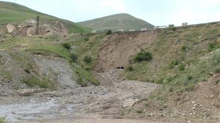 Daşkəsəndə dağılmış körpü və yol bərpa edilib