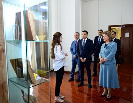 Mədəniyyət naziri Adil Kərimli Düşənbədə tacik həmkarı ilə görüşüb 