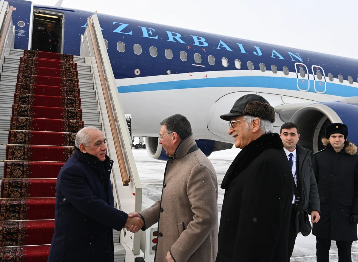 Baş nazir Əli Əsədov Moskvaya işgüzar səfərə gedib