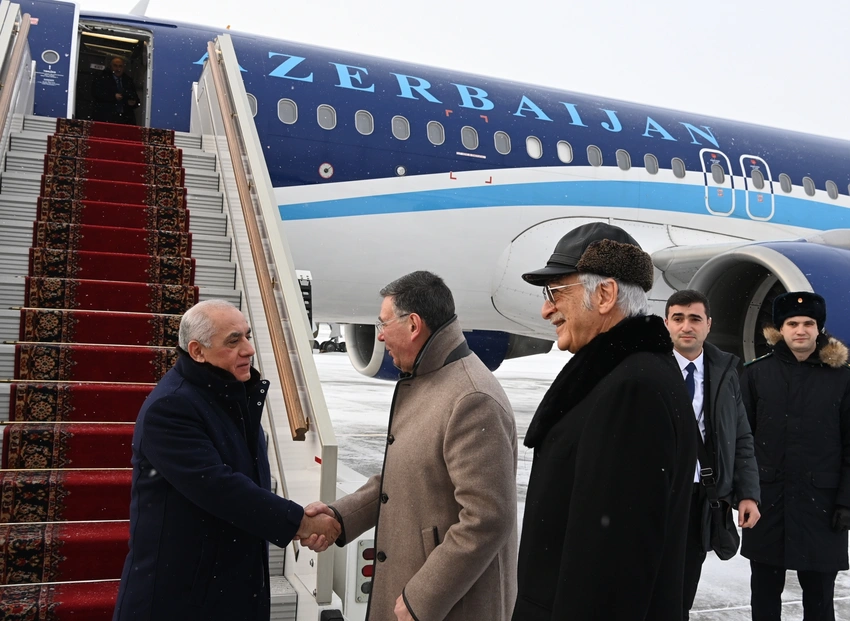 Baş nazir Əli Əsədov Moskvaya işgüzar səfərə gedib