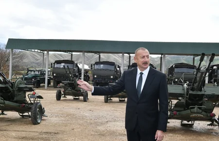 Ali Baş Komandan DSX-nin Zəngilanda yerləşən hərbi hissə kompleksində yaradılan şəraitlə tanış olub