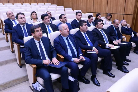 Baş Prokurorluqda aktual hüquqi problemlərin həlli üçün yeni təkliflər müzakirə edilib