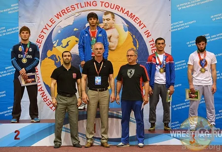 Azərbaycan güləşçiləri Rusiyada 2 qızıl, 1 gümüş medal qazanıblar