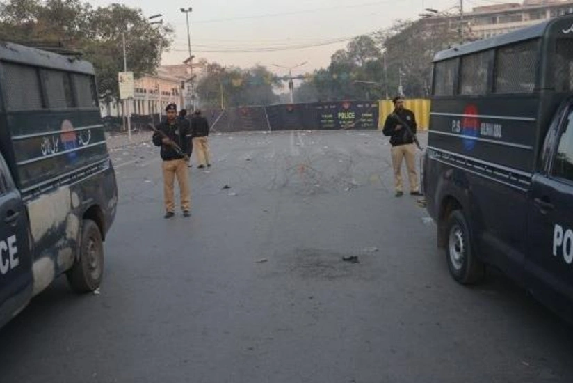 Pakistanda terrorçu-kamikadzenin hücumu nəticəsində 4 nəfər ölüb