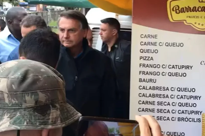 Президента Бразилии не пустили на футбол без прививки от COVID-19