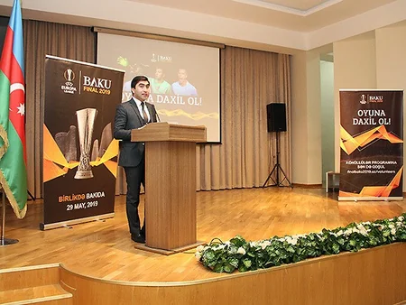Mahir Mədətov Avroliqanın finalı ilə əlaqədar tələbələrlə görüşüb