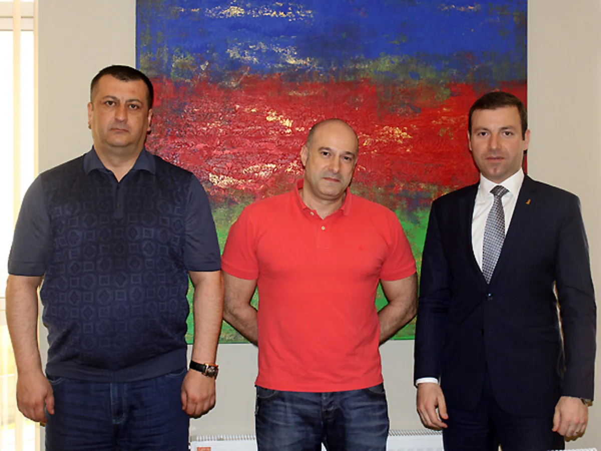 ​Elxan Məmmədov yığma komandanın sabiq baş məşqçisi ilə görüşüb