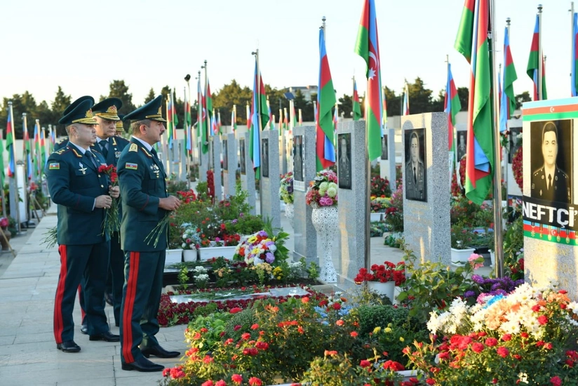 Начальник ГПС посетил Аллею шехидов