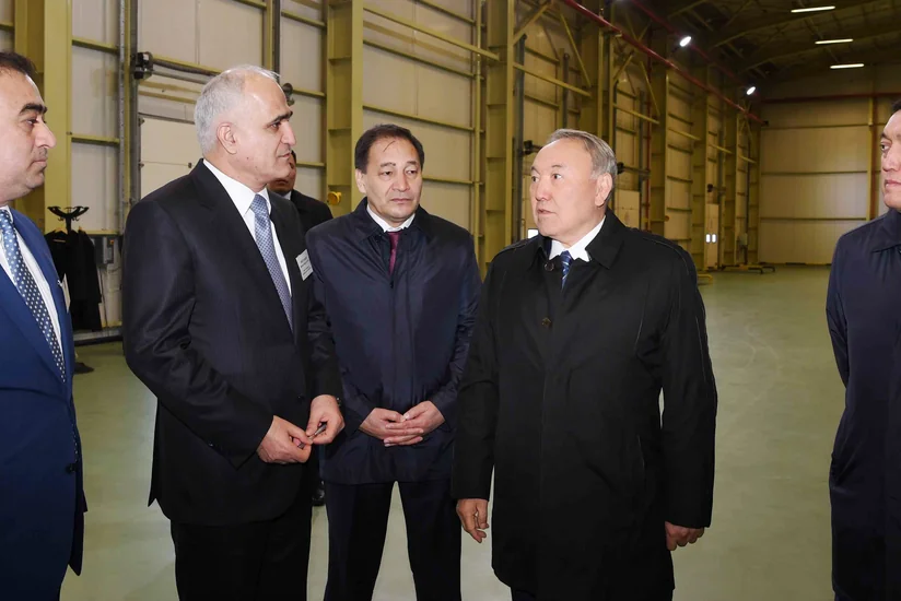 Qazaxıstan prezidenti Azərbaycanın Aktaudakı logistika mərkəzi ilə tanış olub