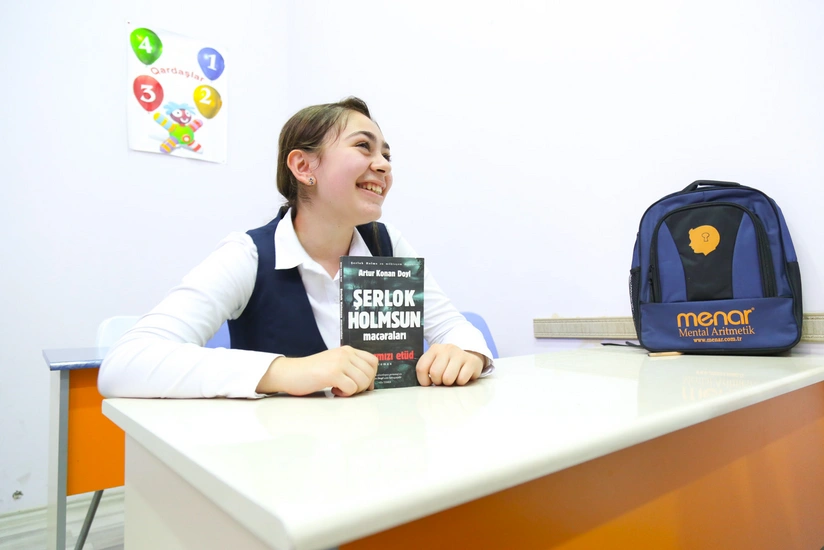 Azərbaycanlı yeniyetmə 1 dəqiqəyə 25 min söz oxuyur - VİDEO