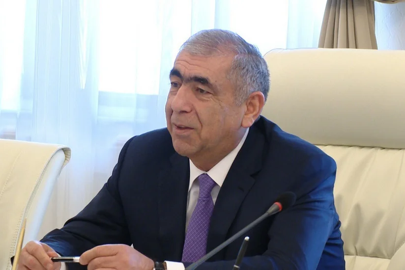 Saleh Məmmədov: Çindən gətirilən bəzi yük avtomobilləri yollarımızı məhv edib