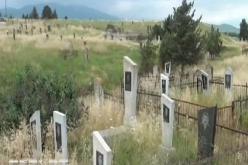 Bərdədə qəbiristanlıqdan mərmər sinə daşlarını oğurlayan şəxs tutulub