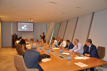 SOCAR Tender Committee for Study Abroad Program holds regular meeting