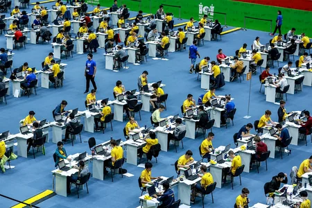 31-ci Beynəlxalq İnformatika Olimpiadasının ilk günü - FOTOLARDA