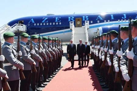 Azərbaycan Prezidenti Almaniyaya işgüzar səfərə gedib - FOTO