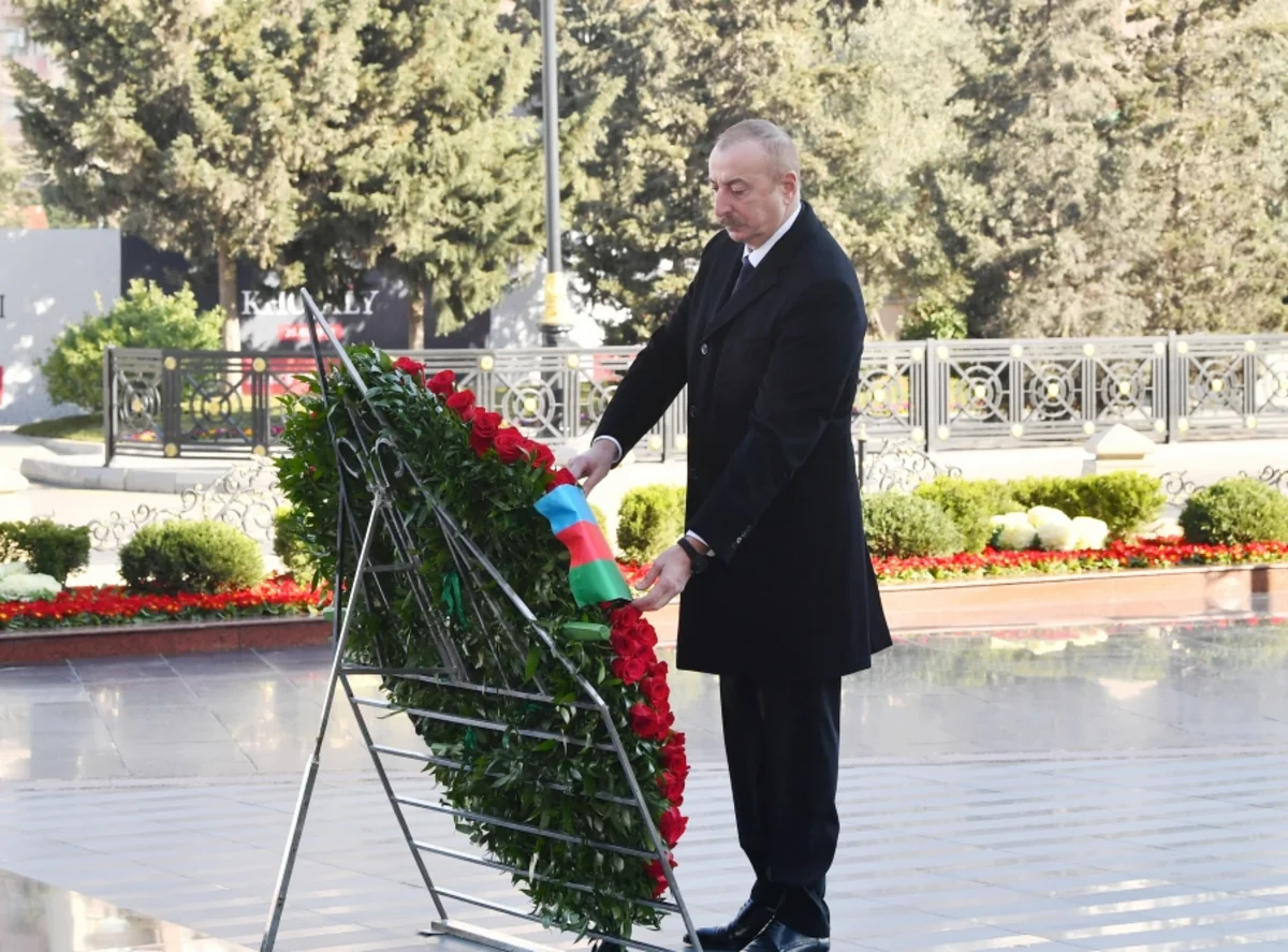 Prezident İlham Əliyev Xocalı soyqırımı abidəsini ziyarət edib - YENİLƏNİB