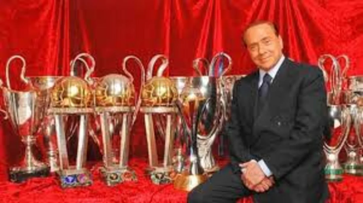Silvio ​Berluskoni Milanı satdığını təsdiqləyib