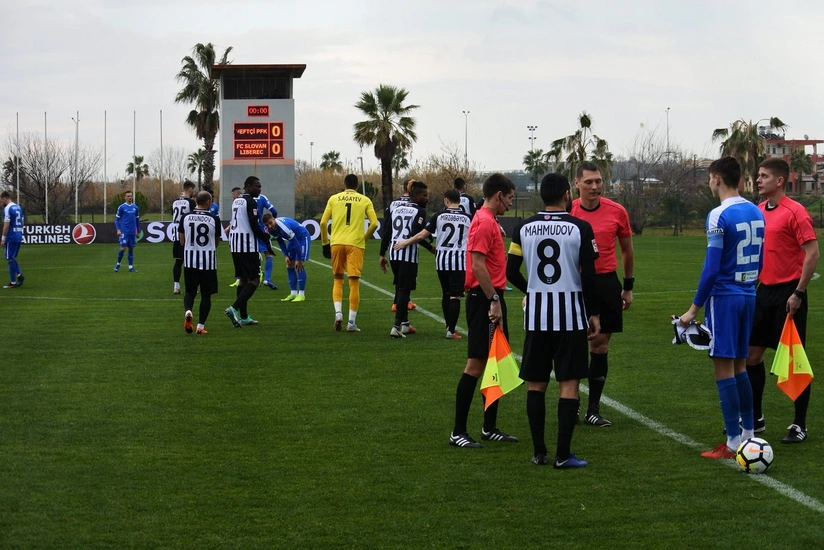 На проверочном матче в Анталье Нефтчи проиграл чехам