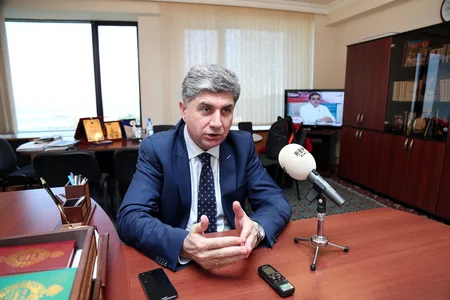 Milli Məclisin mətbuat xidmətinin rəhbəri: “Əlçatmayan deputatımız yoxdur” - MÜSAHİBƏ