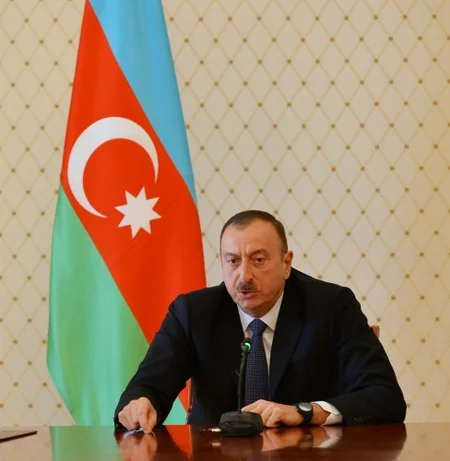 President visits area of the high-rise building hit by fire in Binagadi, Baku