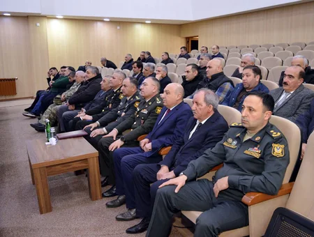 Hərbi liseydə orta ümumtəhsil məktəblərinin hərbi rəhbərləri ilə toplantı keçirilib