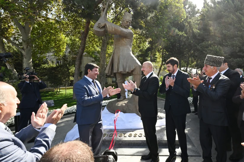 Prezident İlham Əliyev Bakıda Aşıq Ələsgərin abidəsinin açılışında iştirak edib - YENİLƏNİB