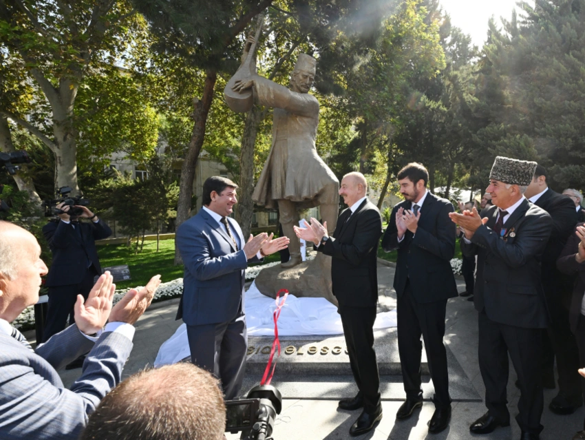 Prezident İlham Əliyev Bakıda Aşıq Ələsgərin abidəsinin açılışında iştirak edib - YENİLƏNİB