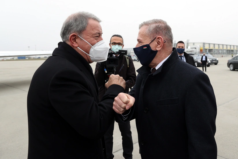 Hulusi Akar Macarıstana səfərə gedib